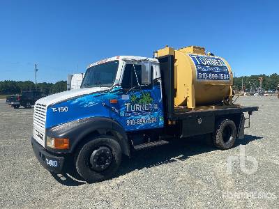 1996 INTERNATIONAL 4700 LPX 4x2 Water Truck 1996 INTERNATIONAL 4700 LPX 4x2 Water Truck