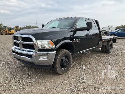 2017 RAM  3500HD  4x4 Crew Cab  Flatbed Truck