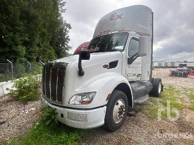 Photo of a 2016 Peterbilt 579