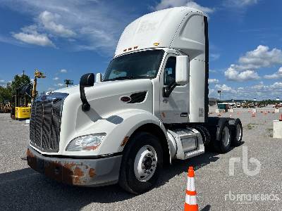 Photo of a 2016 Peterbilt 579