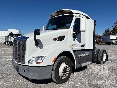2017 PETERBILT  579  4x2  Truck Tractor (S/A)