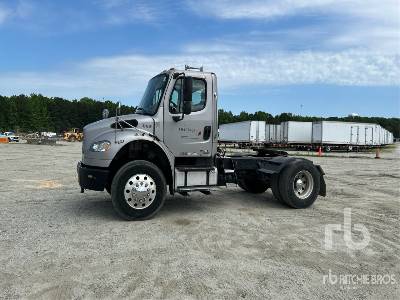 2007 FREIGHTLINER  M2 106  4x2  Truck Tractor (S/A)
