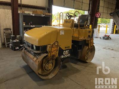2002 CAT CB224D Tandem Roller 2002 CAT CB224D Tandem Roller