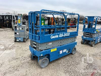 Photo of a 2004 Genie GS2032
