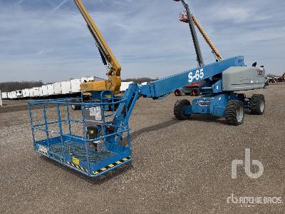 Photo of a 2012 Genie S-65