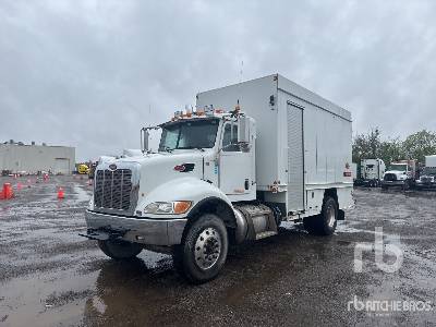 Photo of a 2014 Peterbilt 348