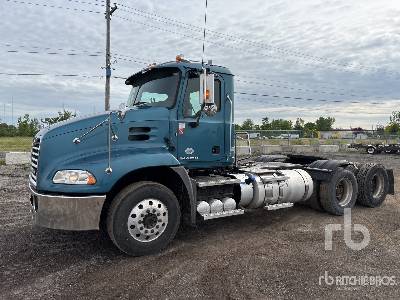 Photo of a 2015 Mack CXU613