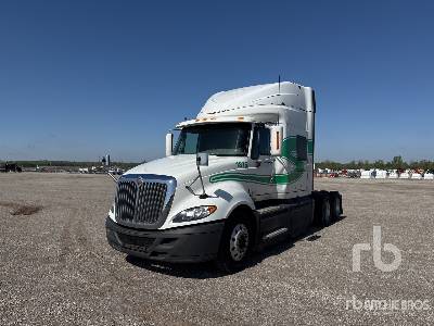 Photo of a 2014 International PROSTAR+122