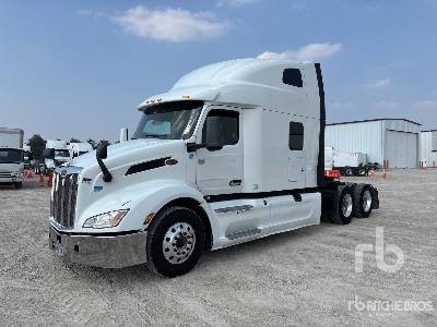 Photo of a 2022 Peterbilt 579