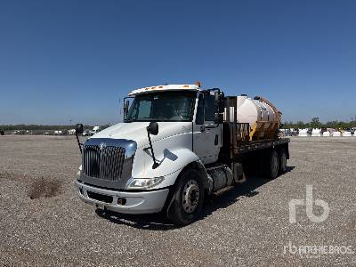 Photo of a 2006 International 8600
