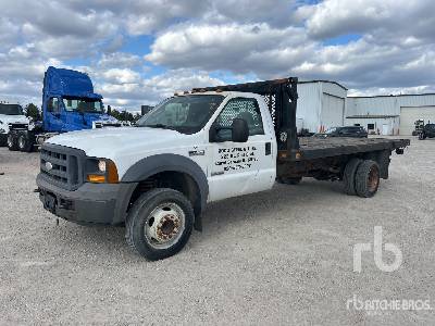 Photo of a 2005 Ford F-550