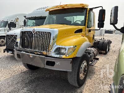 Photo of a 2007 International 7400