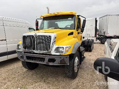 Photo of a 2007 International 7400