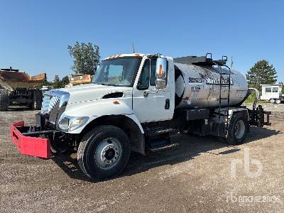 Photo of a 2005 International 7300 SFA