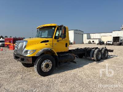Photo of a 2007 International 7400