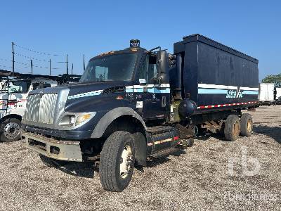 Photo of a 2005 International 7600