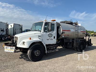 Photo of a 2000 Freightliner FL 70