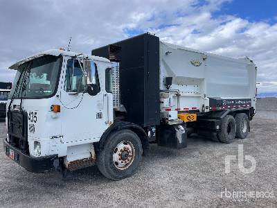 Photo of a 2012 Autocar ACX64