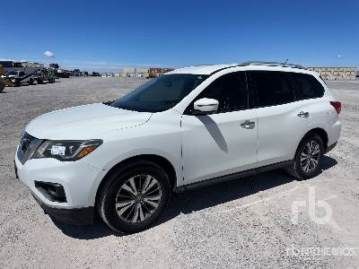 Photo of a 2018 Nissan PATHFINDER