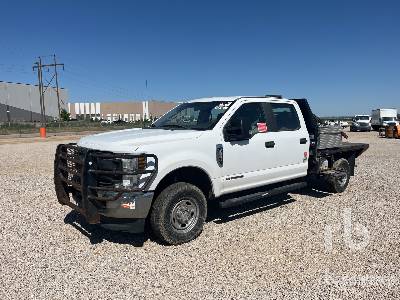 2018 FORD  F-350  XL 4x4 Crew Cab (Inoperable)  Flatbed Truck