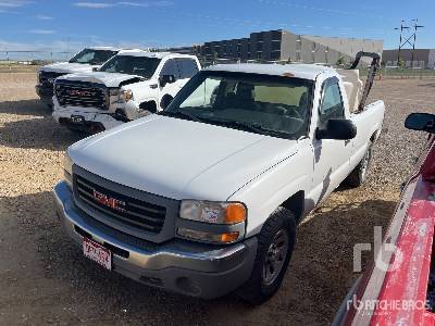 2006 GMC 4x4 (Inoperable) Pickup 2006 GMC 4x4 (Inoperable) Pickup