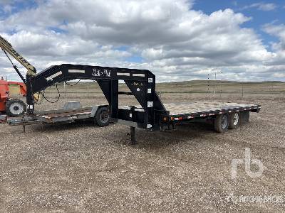 2007 LOAD MAX 20 ft T/A Gooseneck Flatbed Trailer 2007 LOAD MAX 20 ft T/A Gooseneck Flatbed Trailer