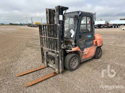2011 TOYOTA 7FDU35 7000 lb Pneumatic Tire Forklift 2011 TOYOTA 7FDU35 7000 lb Pneumatic Tire Forklift