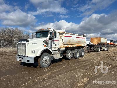 Photo of a 1995 Kenworth T800