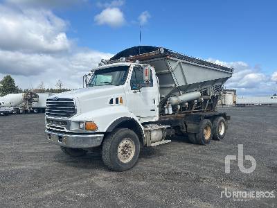 Photo of a 2005 Sterling LT8500