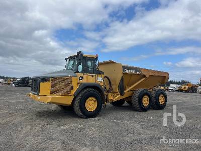 Photo of a 2013 John Deere 370E