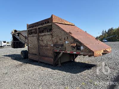 Photo of a 2000 Screen Machine 107C
