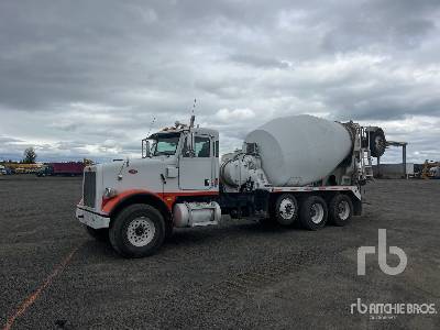Photo of a 2015 Peterbilt 365