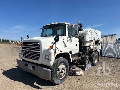 Photo of a 1994 Ford L7000
