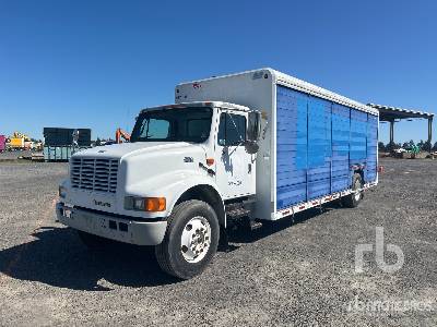 Photo of a 2001 International 4900
