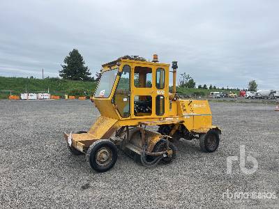 Photo of a 1993 Broce Broom RC300