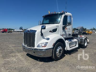 Photo of a 2016 Peterbilt 579