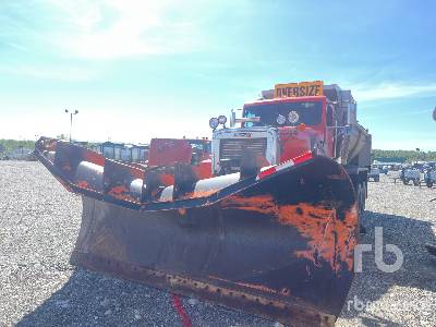 Photo of a 1997 Freightliner FLD120SD