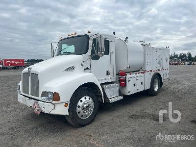 Photo of a 1998 Kenworth T300