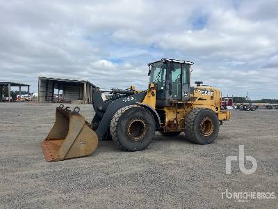 Photo of a 2004 John Deere 644J