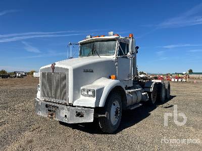 2001 KENWORTH T800 8x4 Truck Tractor (Tri/A) 2001 KENWORTH T800 8x4 Truck Tractor (Tri/A)