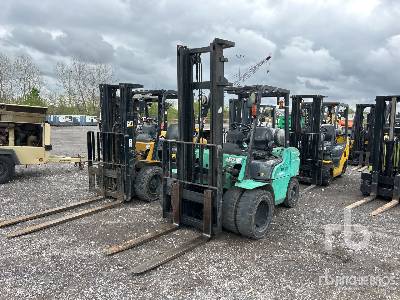 Photo of a 2005 Mitsubishi FG30N