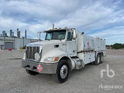 Photo of a 2011 Peterbilt 348