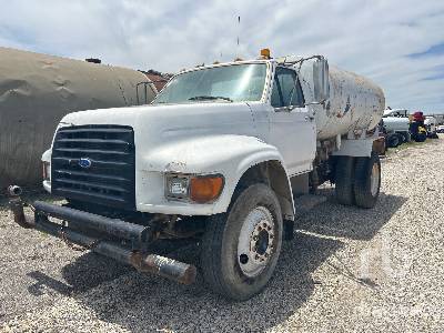 Photo of a 1997 Ford F-800