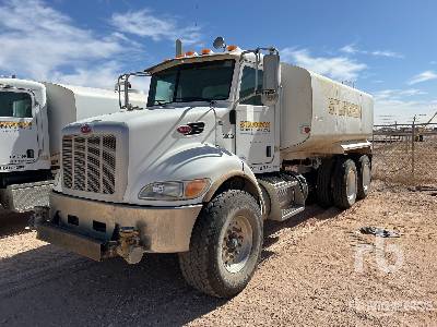Photo of a 2013 Peterbilt 348
