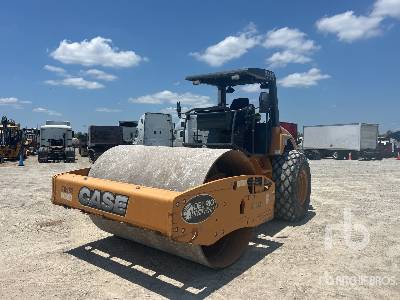 Photo of a 2015 Case SV212