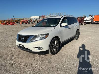 Photo of a 2014 Nissan PATHFINDER