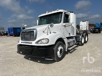 Photo of a 2007 Freightliner COLUMBIA 120