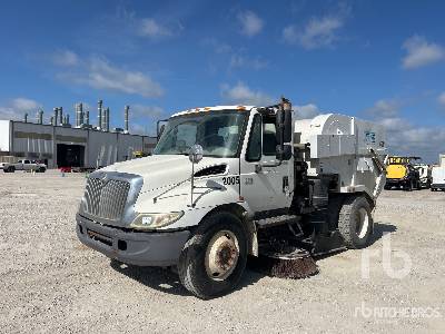 Photo of a 2006 International 4200
