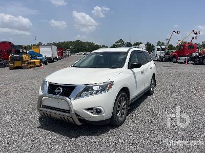 Photo of a 2014 Nissan PATHFINDER