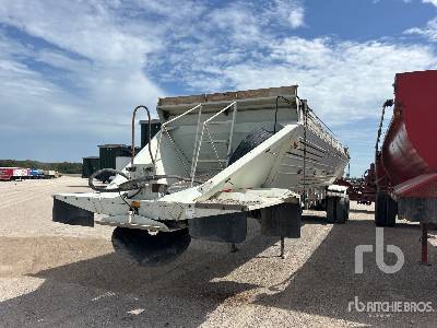 Photo of a 1999 Red River LB237